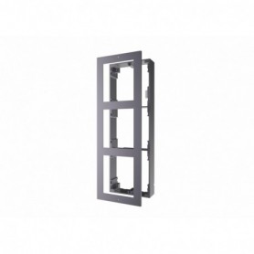 Panou frontal pentru 3 module videointerfon modular Hikvision DS-KD-ACW3 permite conectarea a 3 module de videointerfon modular 